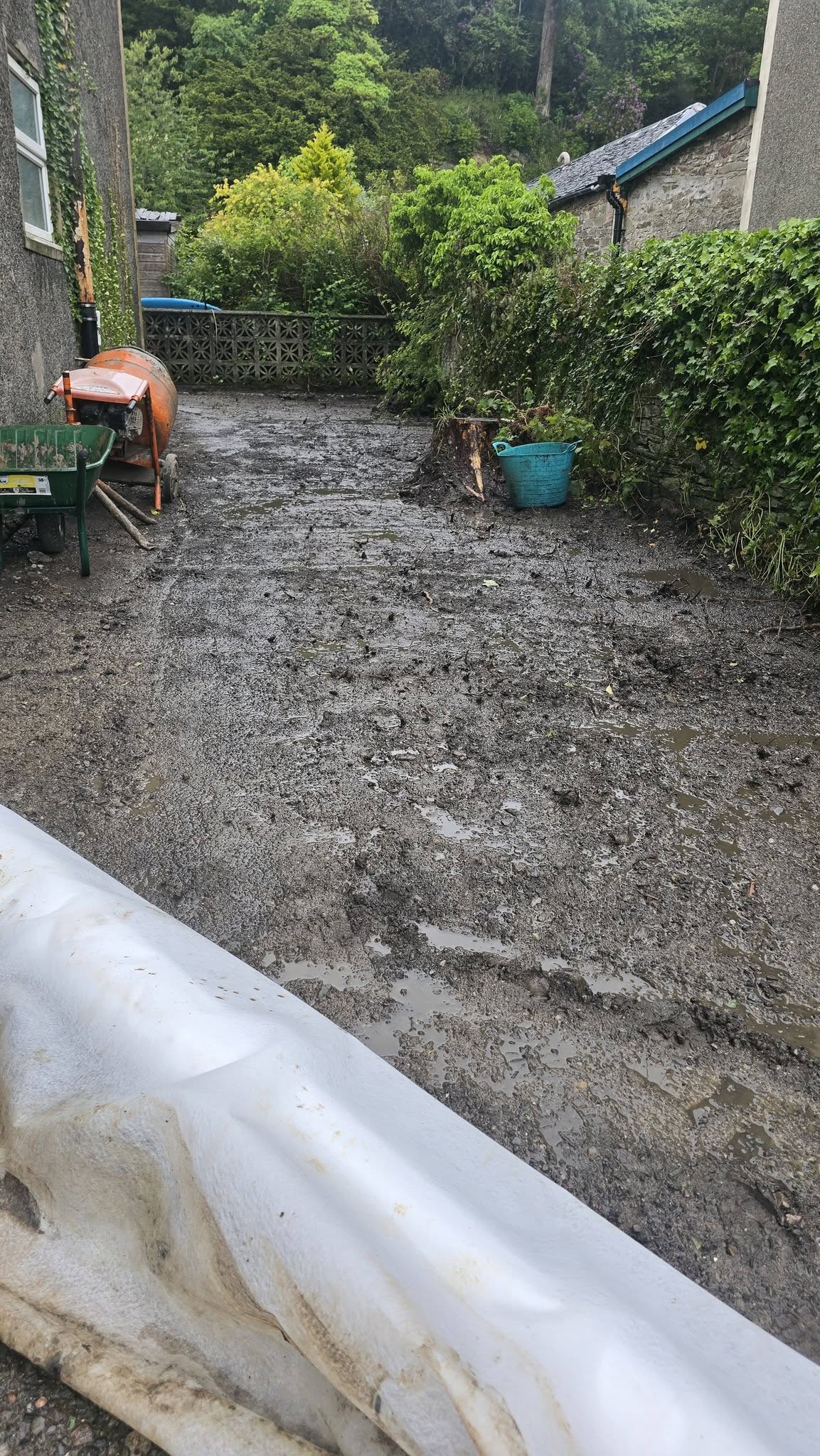 Slabbing and patio (Kilkreggan)